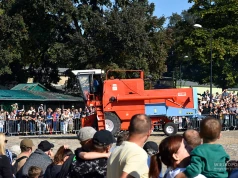 Stare Ursusy znów ruszyły! Retro Show w Szreniawie przeniosło Wielkopolskę w świat dawnej wsi