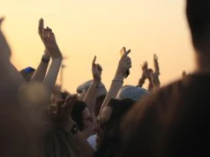 Usłyszeć więcej... Niezwykły koncert w ciemności w Pławnie w gminie Gidle