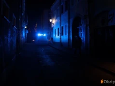 43-latek myślał, że ktoś w środku nocy buszuje na strychu. Wezwał policję i... trafił za kratki