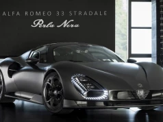 Właściciel tej Alfy Romeo 33 Stradale musi na nią poczekać. Auto najpierw trafiło do muzeum