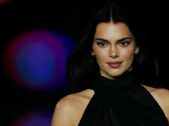 Kendall Jenner w odważnej sukni maxi. Na pokazie skupiła na sobie wzrok