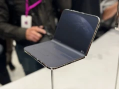 Federighi o API zawiasu iPhone’a Duo i aplikacja zamieniająca go w Walkmana z lat 80.