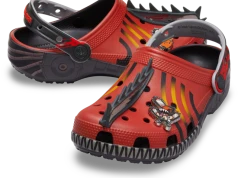 Chainsaw Man x Crocs