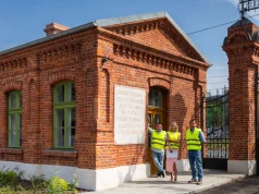 Stalowe konstrukcje zabezpieczają zabytkowe mury. Tak zmienia się dawny Uniontex