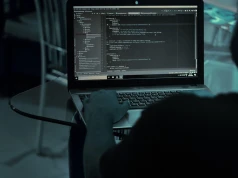 Poważny cyberatak! Dane tysięcy firm wyciekły, Gawkowski zabrał głos