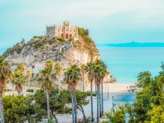 Kalabryjski diament w niskiej cenie 💎🔥 Tropea na przedłużony weekend za 406 PLN (loty + apartament) ☀️🌊