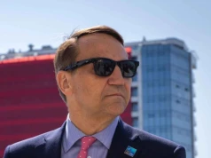 Sikorski wbił szpilę Nawrockiemu. Poszło o zegarek za 699 zł i "godność narodową"