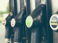 Paliwo nie podrożeje. Europejskie rządy mrożą ceny przed zimą