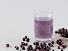 Aronia, mniszek i mięta - jak wykorzystać te rośliny w domowej kuchni