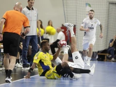 Tylko początek ligowego pojedynku był wyrównany