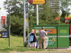 Koniec kolejek do butelkomatów w Biedronce. Nawet dwa urządzenia na sklep