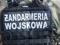 Trzy osoby przewiezione do szpitala po otwarciu tajemniczej przesyłki