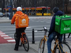 8 tys. w ogłoszeniu, 7 zł za kurs. Sprawdziła, jak naprawdę zarabiają kurierzy