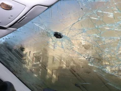 Włamanie z noclegiem. Policjanci zastali go otulonego kocem