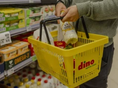 Dino rusza po weekendowych klientów Biedronki i Lidla. Wie co robi