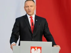 Nawrocki podpisał ustawę ws. cen paliw, rząd zapowiada, kiedy obniżki