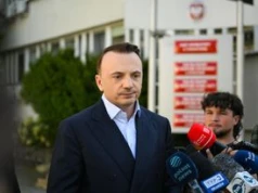 Ekspresowa decyzja sądu. Gibała został pozwany przez ludzi KO