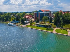4* Roberts Port Lake Resort & SPA od 429 PLN za pokój 👌 nad jeziorem Tałty ⛵ Śniadania, obiadokolacje i basen