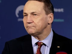 Tucker Carlson bronił ataku Hitlera na Polskę. Sikorski drwi: Frajerstwo naszej prawicy nie zna granic