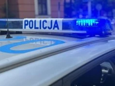 Śmiertelny wypadek na Trasie Łazienkowskiej. Kierowcę wyciągano przez bagażnik