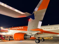 Zderzenie samolotów na lotnisku w Paryżu. Maszyna easyJet urwała kawałek skrzydła z Airbusa A320