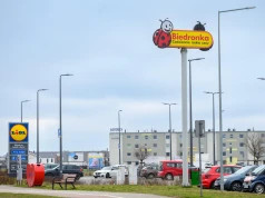 1000 zł podwyżki albo spór zbiorowy. Biedronka i Lidl dostały ultimatum