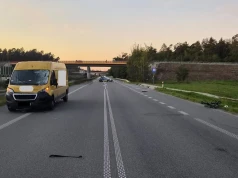 Tragiczny wypadek na „starej” trasie Lublin – Warszawa. Nie żyje rowerzysta potrącony przez Peugeota